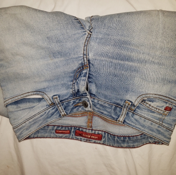 Jeans - Picture 2 of 12